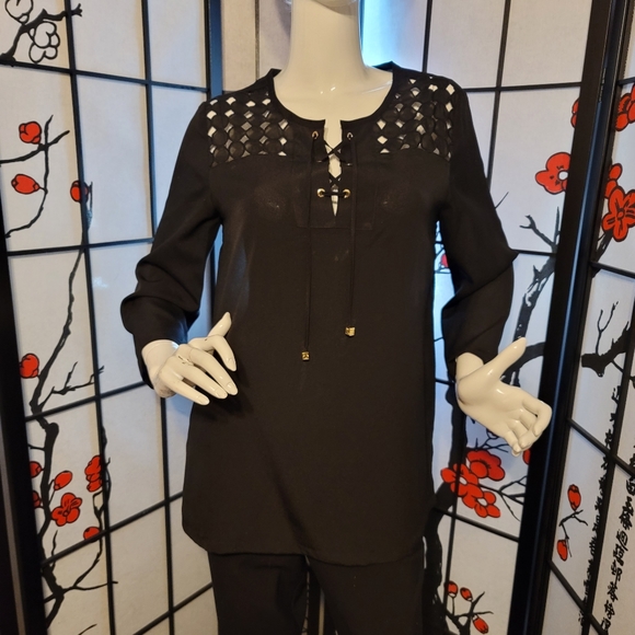 Anne Klein Tops - ANNE KLEIN BLACK ELEGANT  LADIES BLOUSE WITH SHEER SHOULDER ART/SIZE MEDIUM